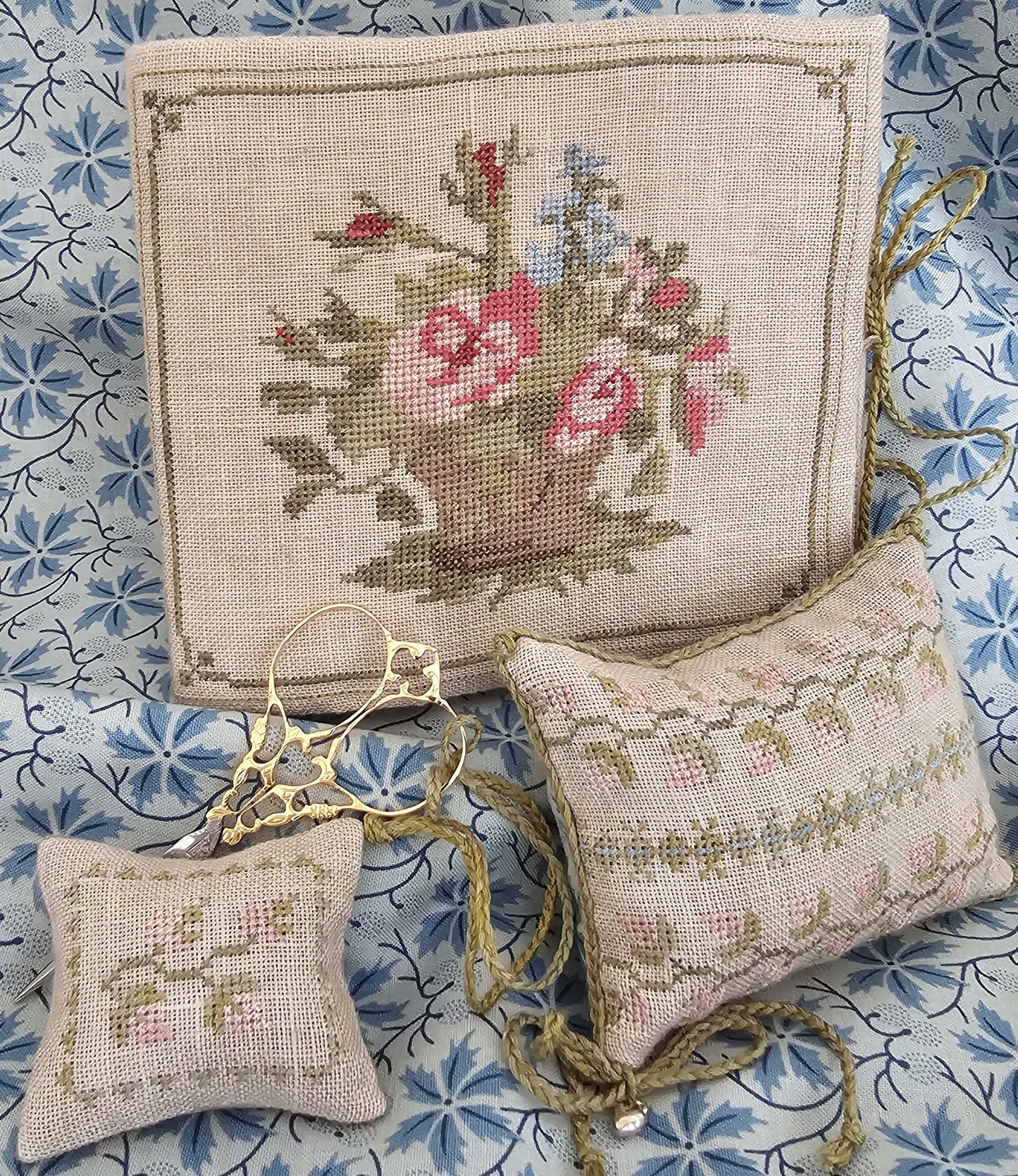 Samplers Not Forgotten - 1830's Rose Basket NeedleBook