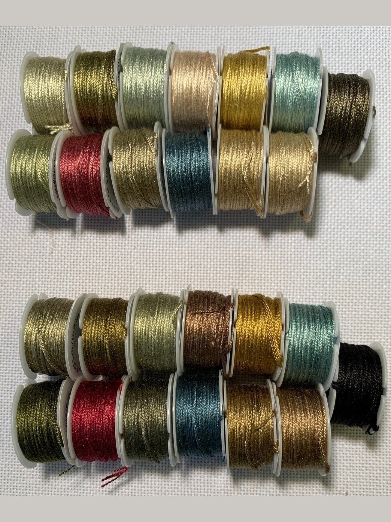 HDF Vikki Clayton-Dyer Silk - Permin of Copenhagen Dutch Beauty; Lighter Version