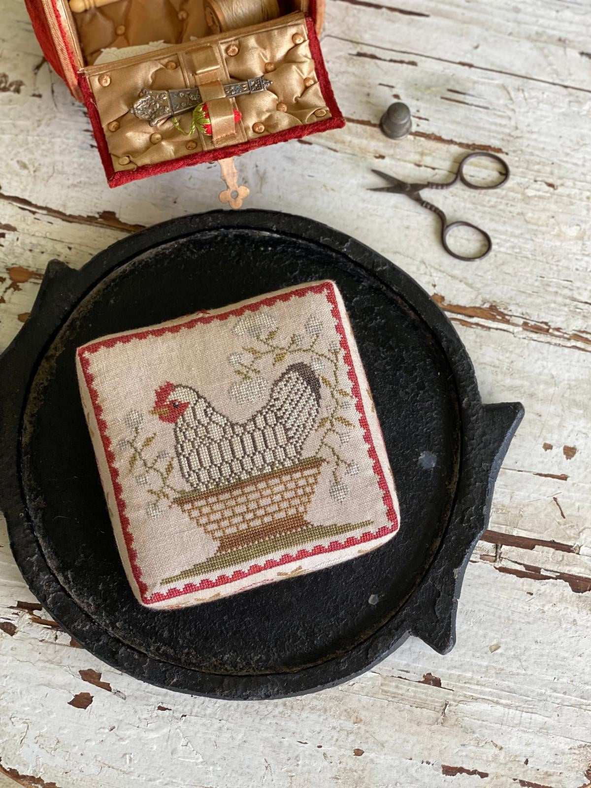 Stacy Nash Primitives - Big Chicken Little Chicken Pinkeep