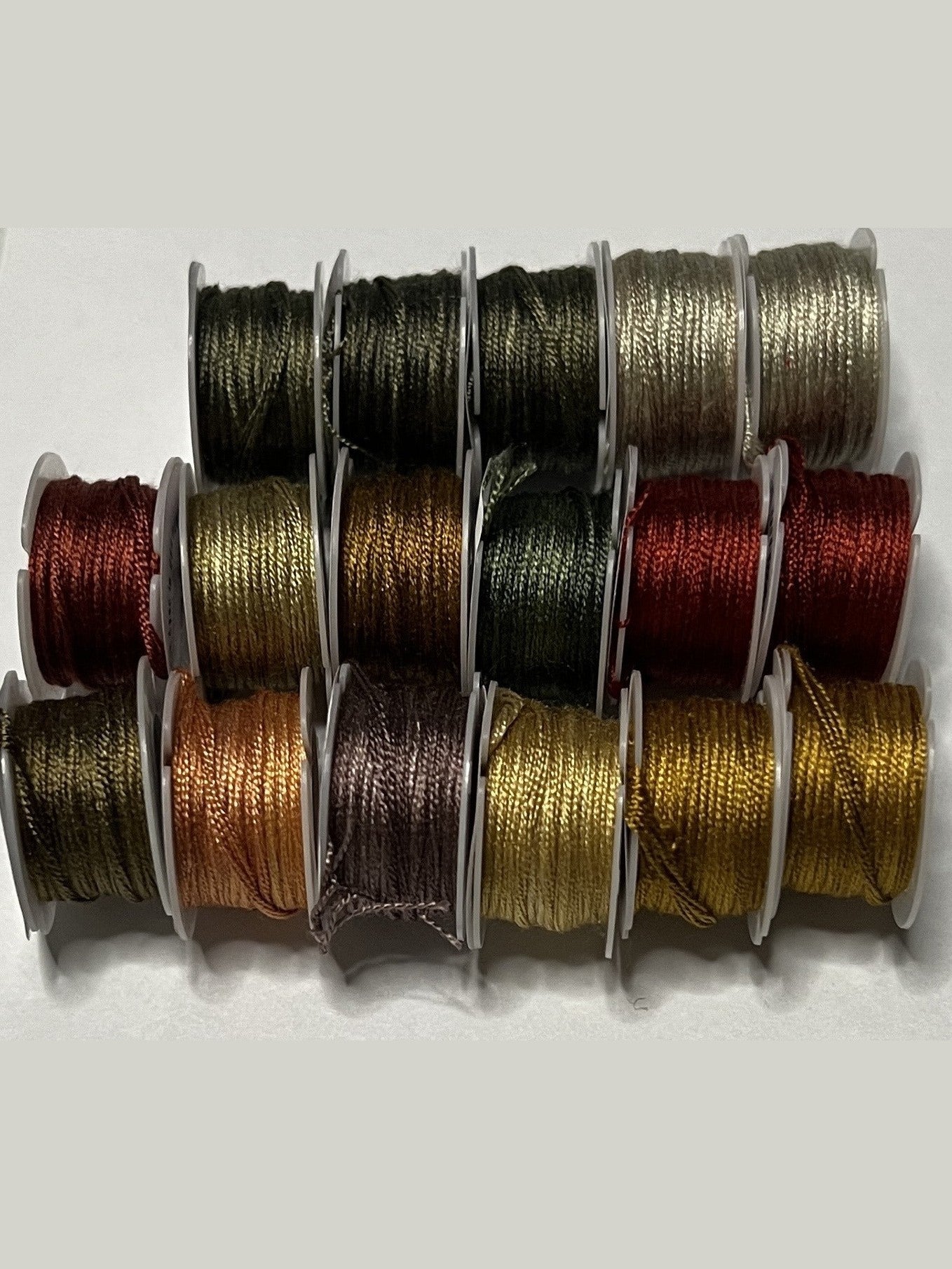 HDF Vikki Clayton-Dyer Silk - With Thy Needle & Thread Frances Pool 1832