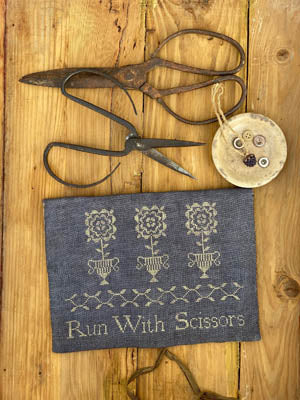 Stacy Nash Primitives - Run With Scissors Sewing Pouch