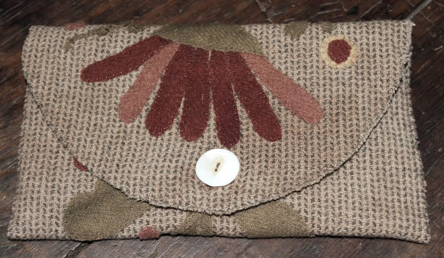 Maggie Bonanomi & Blackberry Primitives - My Wool Pocket
