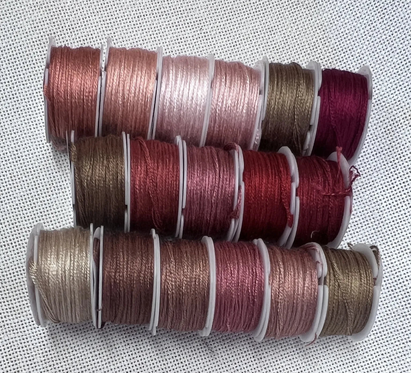 HDF Vikki Clayton-Dyer Silk - SvdW Rose Quaker